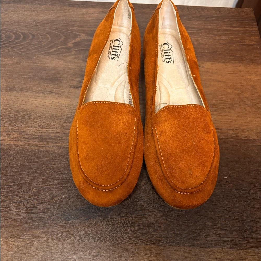 Cliffs by White Mountain Brown Suede Slip On Shoes For Woman Size 10M